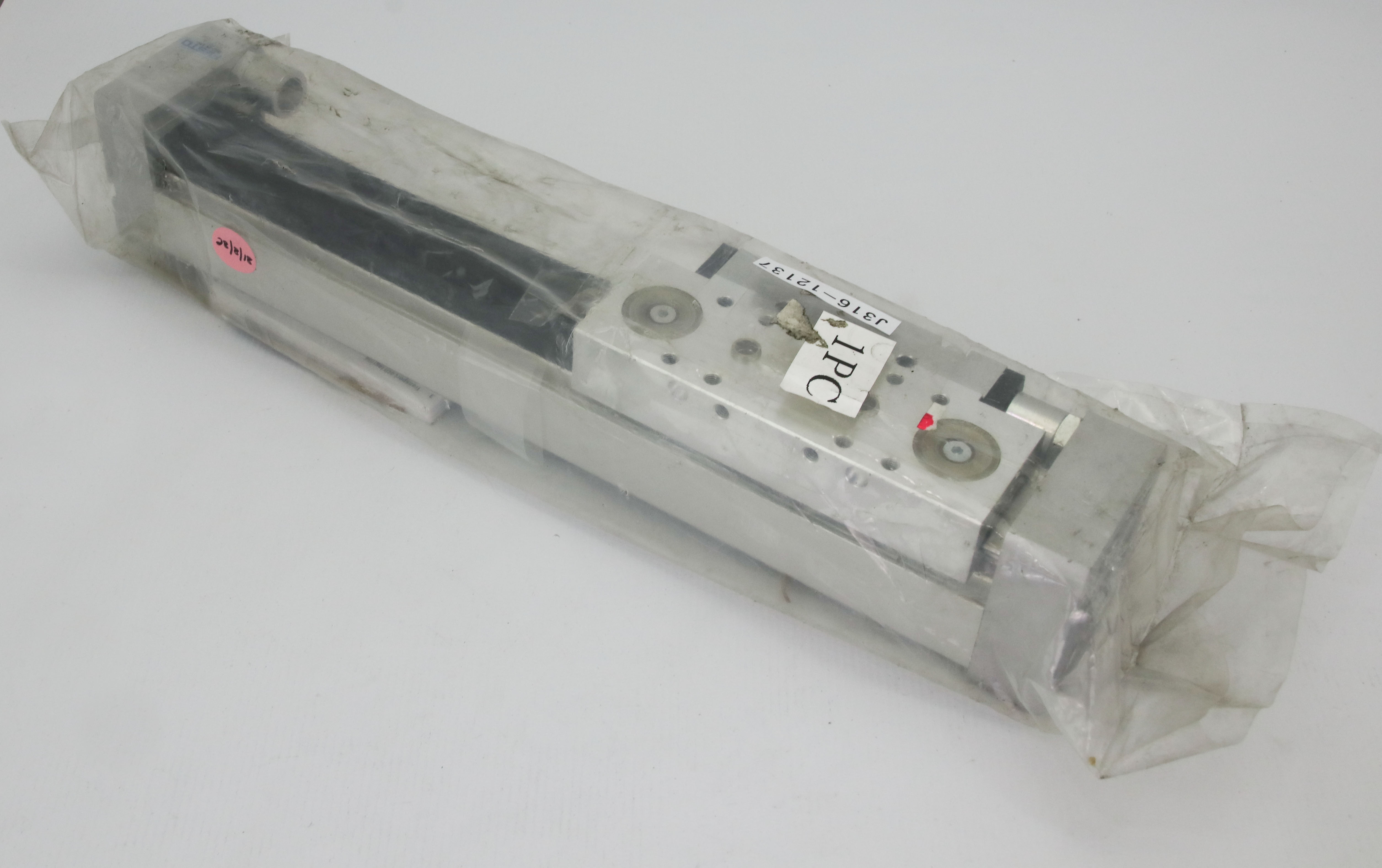 12137 FESTO LINEAR CYLINDER DRIVE P N 532447 NEW DGC 25 175 GF PPV 12137-festo-linear-cylinder-drive-p-n-532447-new-dgc-25-175-gf-ppv